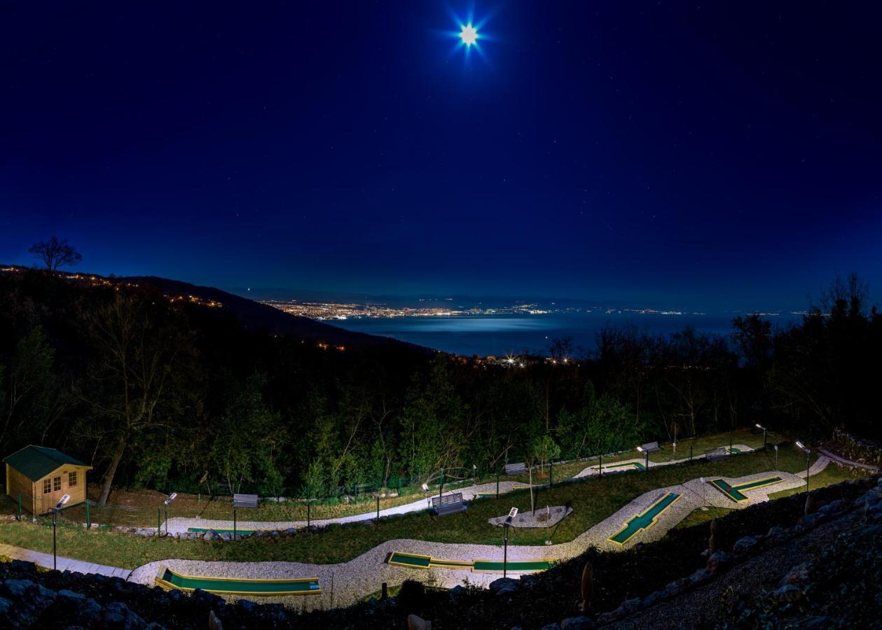 Villa Altavista - Seaview & Relax With Heated Pool & Minigolf Opatija Exterior foto