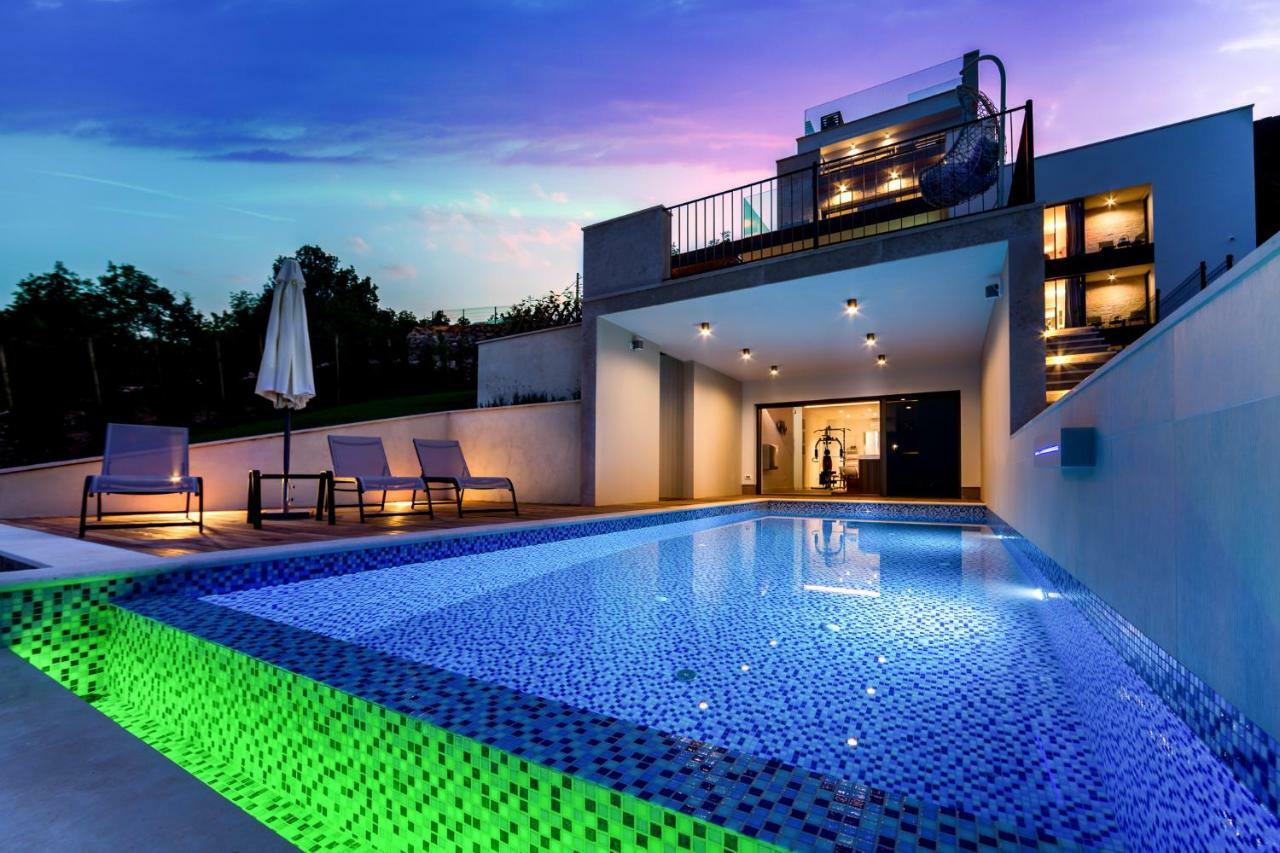Villa Altavista - Seaview & Relax With Heated Pool & Minigolf Opatija Exterior foto