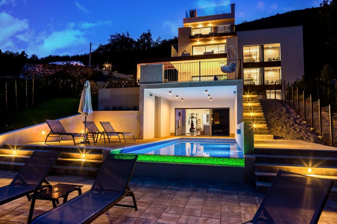 Villa Altavista - Seaview & Relax With Heated Pool & Minigolf Opatija Exterior foto
