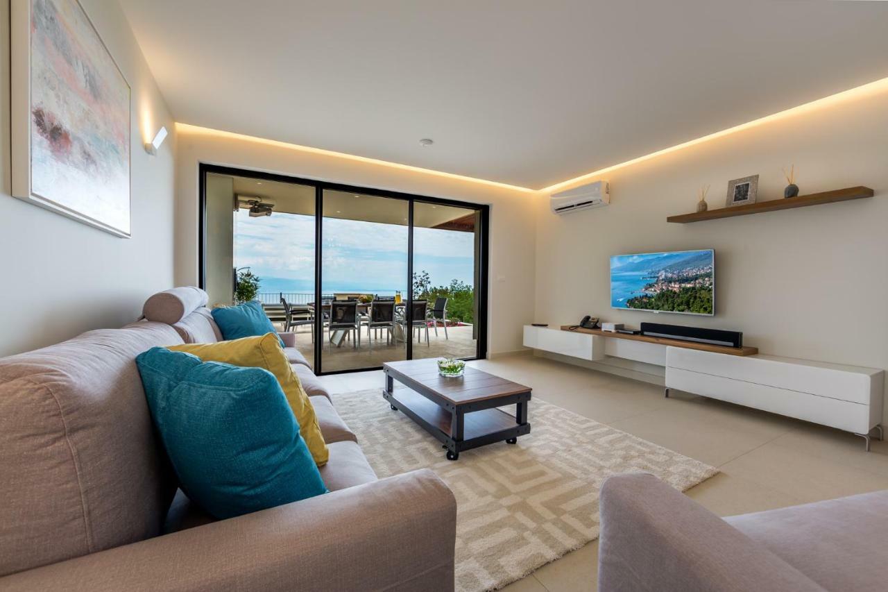 Villa Altavista - Seaview & Relax With Heated Pool & Minigolf Opatija Exterior foto