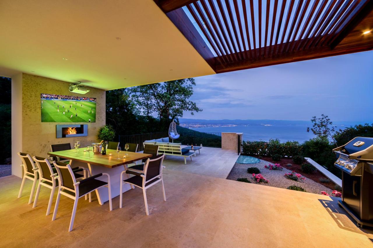 Villa Altavista - Seaview & Relax With Heated Pool & Minigolf Opatija Exterior foto