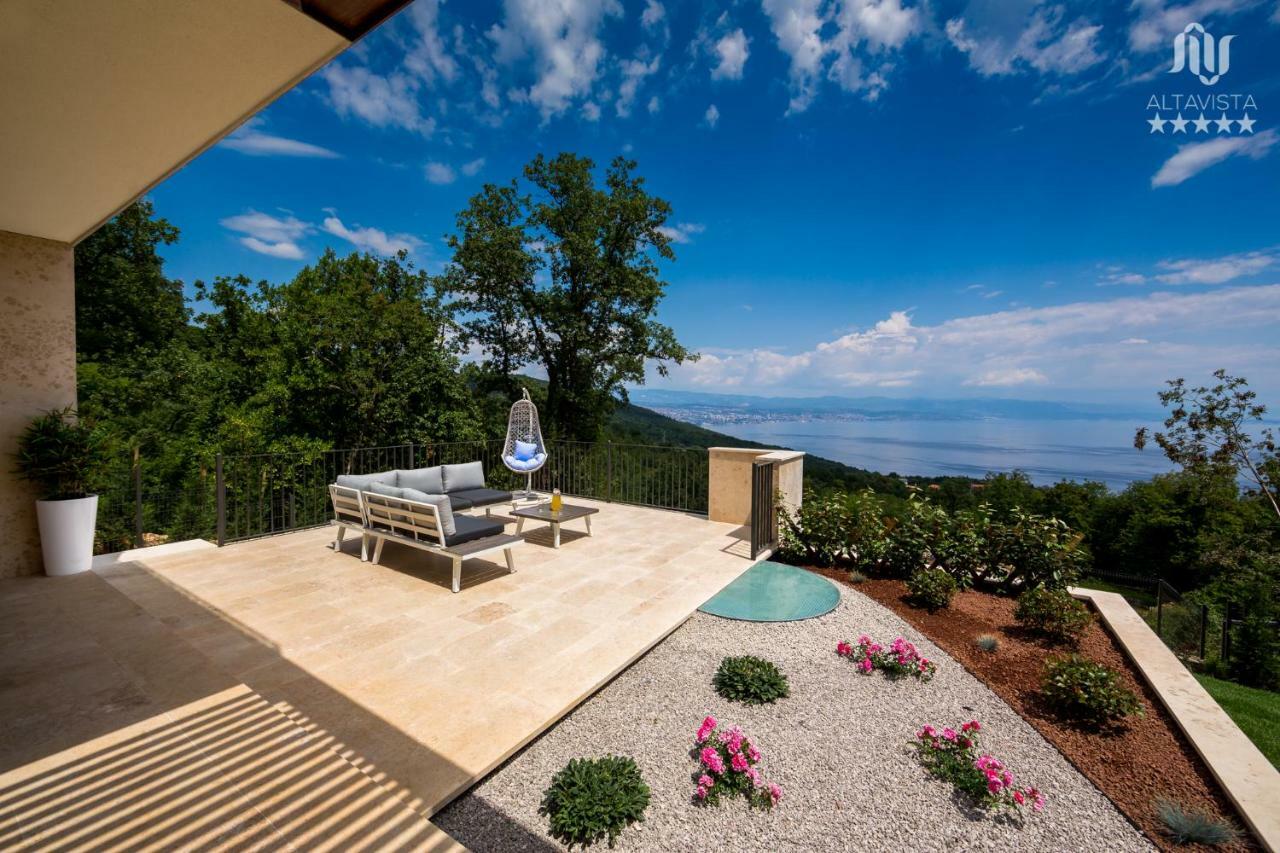 Villa Altavista - Seaview & Relax With Heated Pool & Minigolf Opatija Exterior foto
