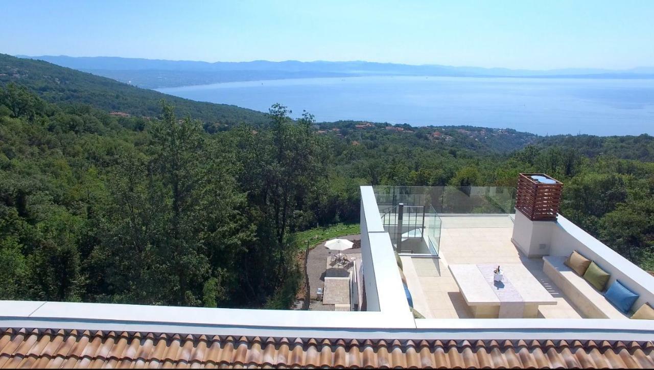Villa Altavista - Seaview & Relax With Heated Pool & Minigolf Opatija Exterior foto