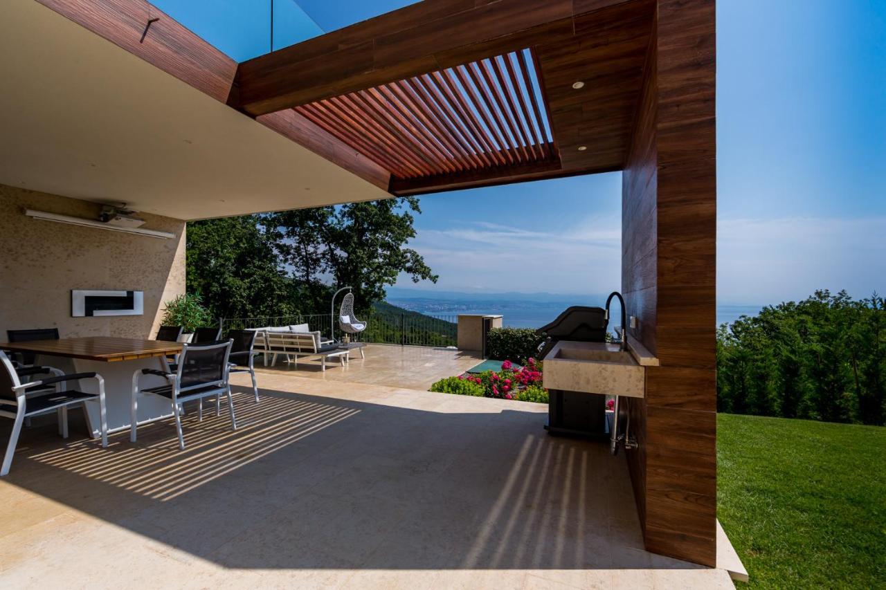 Villa Altavista - Seaview & Relax With Heated Pool & Minigolf Opatija Exterior foto