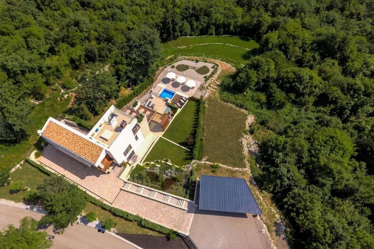 Villa Altavista - Seaview & Relax With Heated Pool & Minigolf Opatija Exterior foto